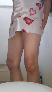 Plaisir éjac avec une belle lingerie en satin