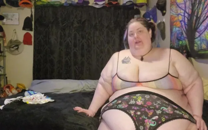 Kitty Delgato: Struggling to try on and show off my thong panties