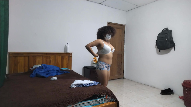 NEGRITA SEXY: Ibu tiri tua dan cuai pelabuhan berharap untuk menjadi pelajar...