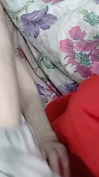 Indische desi-hure trug Öl auf ihre hand auf und nahm mein wasser von meinem großen schwanz