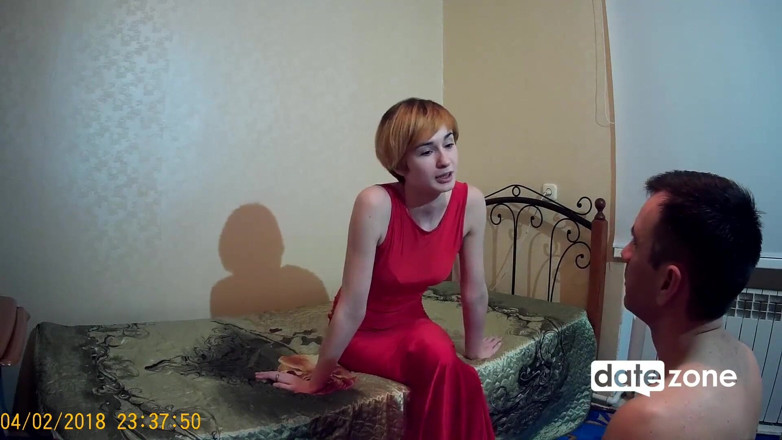 Datezone: Rande s dominantní milfkou