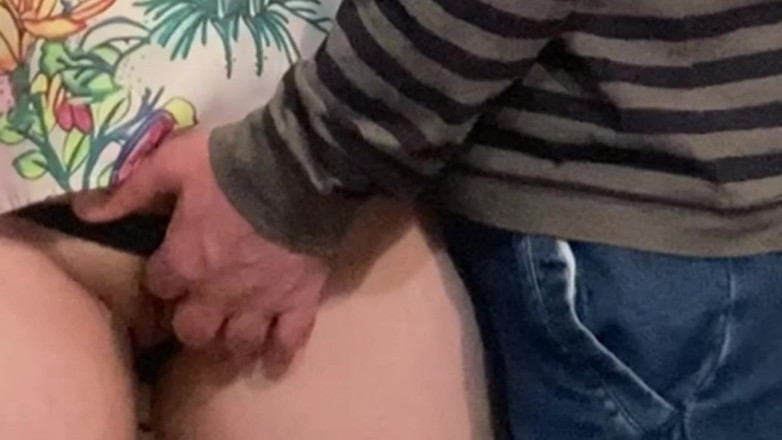 PriyaNaavya: Tato dívka mě nechala si třít její kundičku na veřejnosti