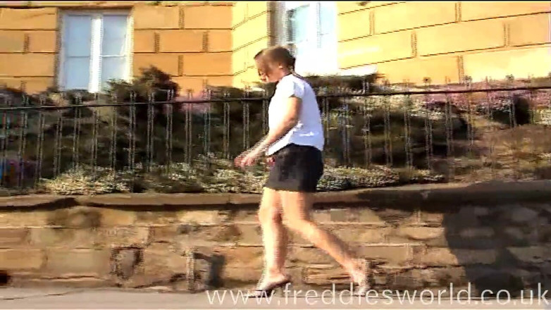 Freddies World: Východoevropská kočička ošukaná do zadku