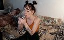 Asian wife homemade videos: セクシーな義理の娘を喫煙