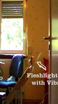 Piel ligera de coño de pie masturbación follando delante de la ventana