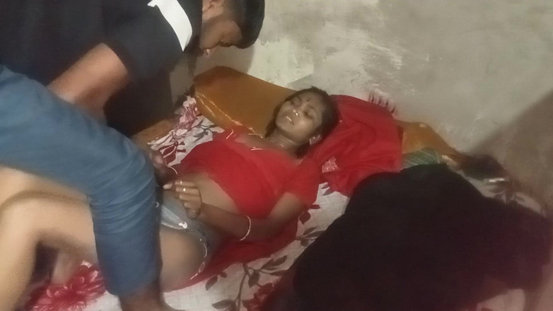 Nisha Kumari: Soția indiană căsătorită a soțului se bucură de Fukkiny