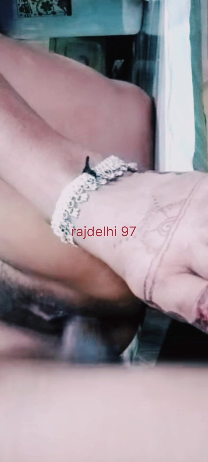 Rajdelhi97: Novo amigo da indiana me fodeu em vídeo de sexo...