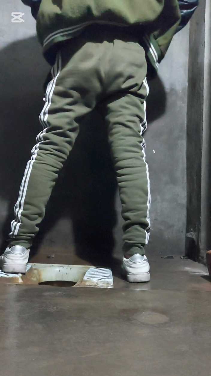 Zaid Valen: Pakistani Boy in Bathroom Toilet Fingering