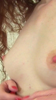 Scarlet, Rousse Mature Mince Du Royaume-uni, Joue Avec Sa Chatte