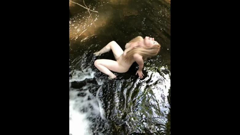 Dirtybitch4Cum: Aku pengen kamu crot 5