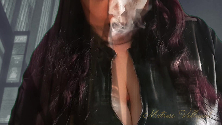 Mxtress Valleycat: Uriașa holografică