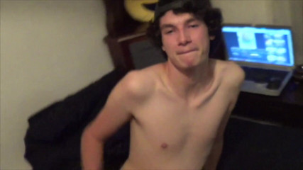 BAREBACK AND CREAMPIE CLUB: Twink gecreampied door Fabien