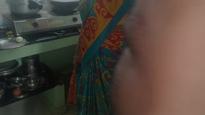 Wonder: 新婚夫妇在厨房里度过了一个特别的一天