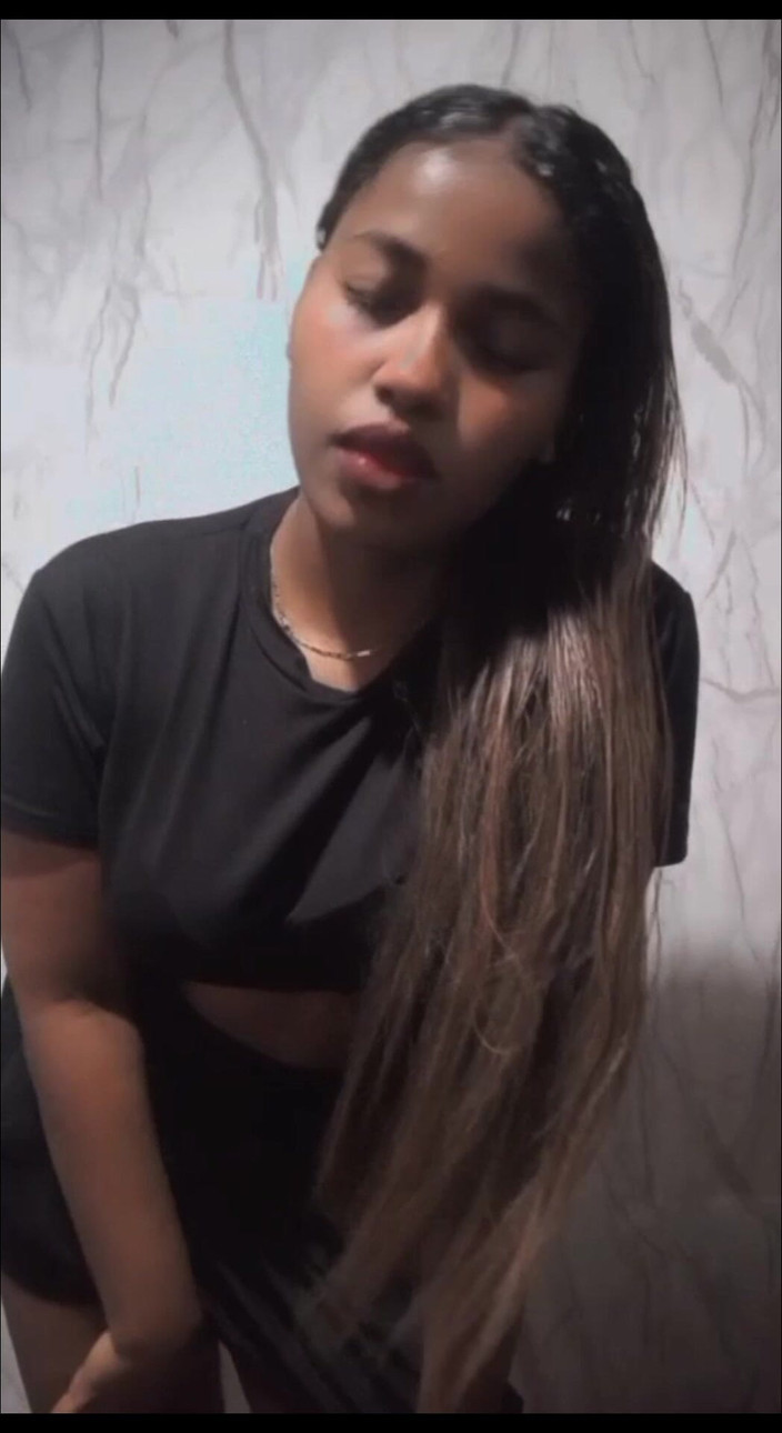 Minayi: Pokud se vám líbí můj obsah, proč mě nehledejte v...