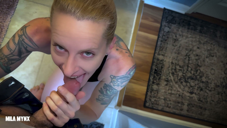 Mila Mynx: Fitnessstudio mädchen verzweiflung bettelnder stiefvater um pissen