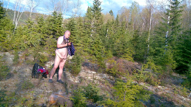 Caressonnous: ハンティングホールの準備を終える