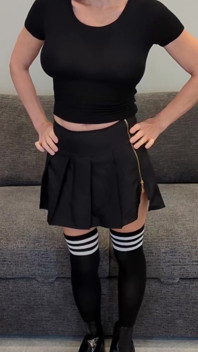 Introducing Lola - She's Kinda Goth