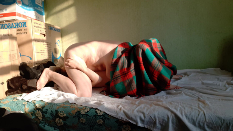 Lesbian-illusion: Žhavá 69 pozice mezi dvěma lesbickými sousedy