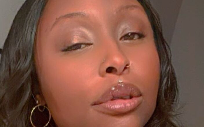 ChanteSuckumup: Cum Play s mojí phat kundičkou se Me Mňam mňam