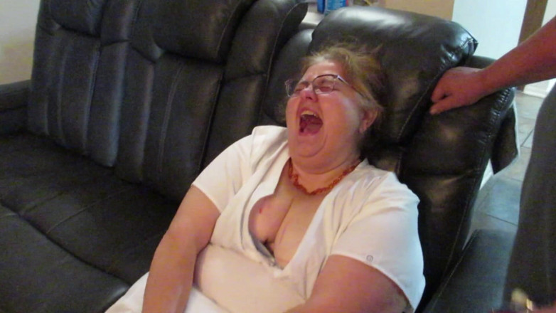 BBW nurse Vicki adventures with friends: Un gros garçon ne suit pas le script, mais les...