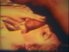 Vintage megastore: Záběr zblízka na kouření a šukání