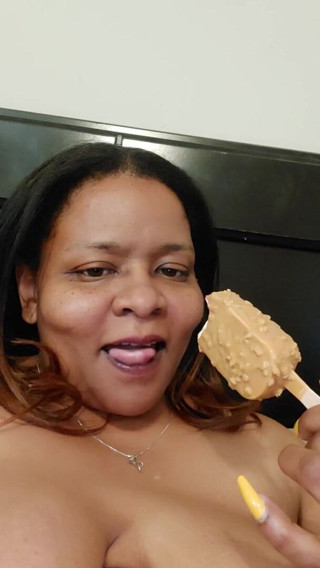 Deelux: Deelux likes it creamy