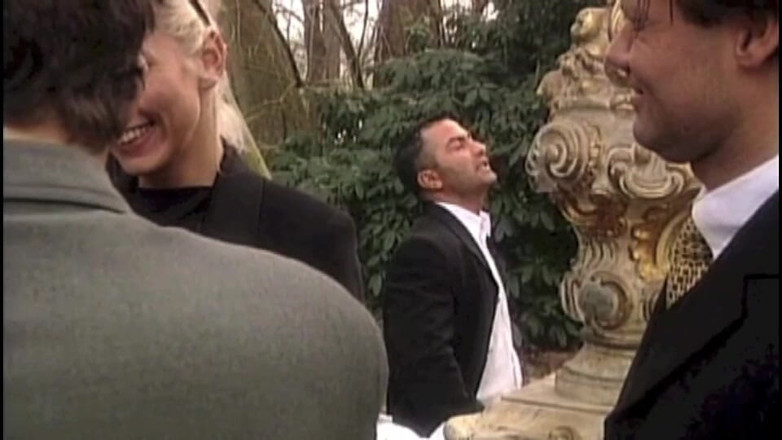 Inhonorof porn: Blow Job at the Wedding Party