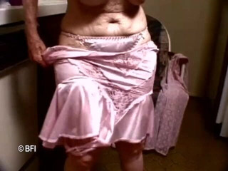 Nasty matures and dirty grannies club: Hei nenek saya seorang pelacur