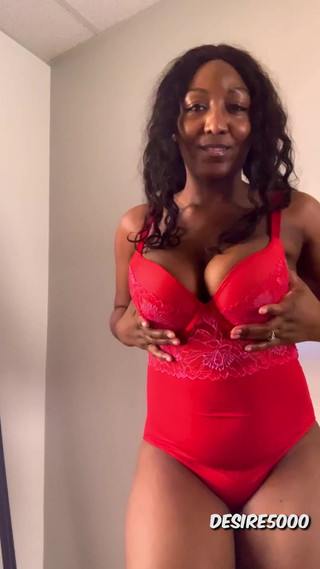 Meta Milf: 情人节屁股崇拜