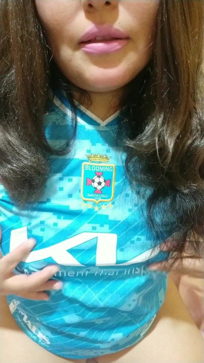 Carla Villalobos: 내 친구와 함께 공공 화장실에서 무슨 짓을 했는지 고백