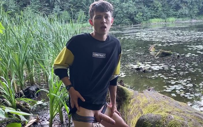 Rushlight Dante: Cumshow Outdoor One Running Guy Almost Caught Me