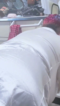 ติดอยู่และแอบโชว์