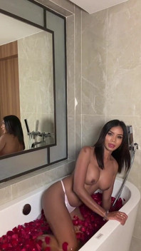Sexy Solo Masturbation in Bathtub Full of Roses