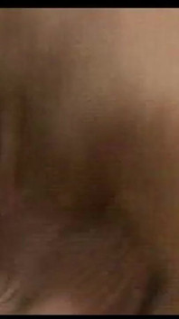 老少配阴户在浴室里吮吸鸡巴三人行