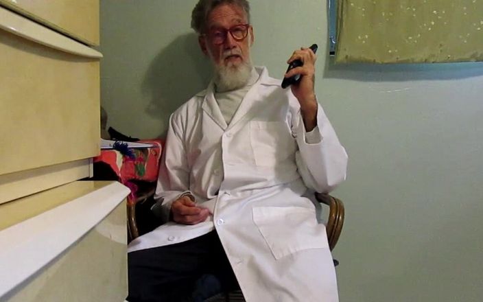 Mr hairy gardener: Mniam, mniam, Eat 'em up scientist Video part 1