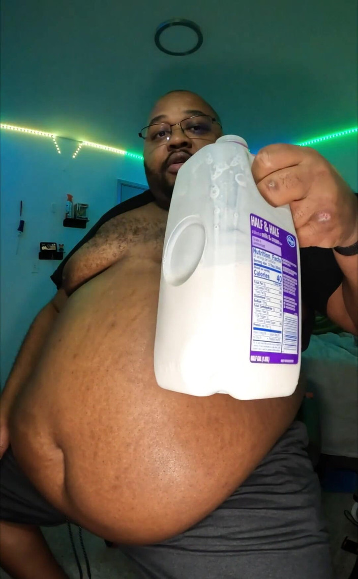 Blkhole420: Her gün daha da şişmanlıyor