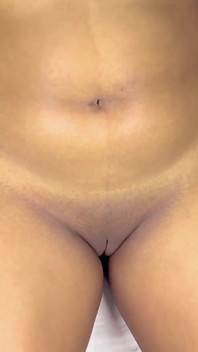 Wow, cewek seksi dengan bikini warna hijau itu