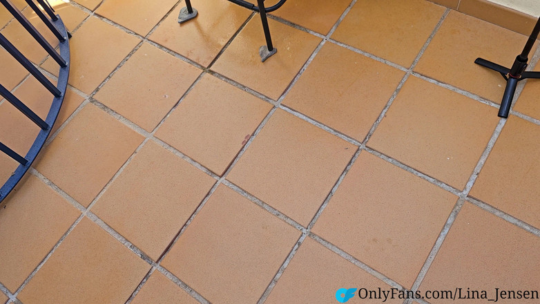 Playwithus: मैं सिर्फ ठंडा था, जब पड़ोसी का फैसला किया कि मैं एक शॉवर की जरूरत है । और मैंने किया!