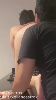 POV Hetero Gift öppnar min tajta anus med sin tjocka barback-kuk och fyller mig med sperma