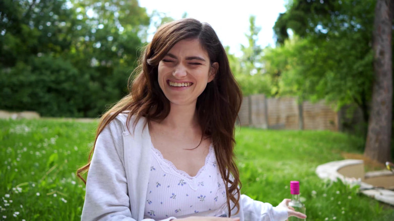 Nicole Rae: Los Vecinos