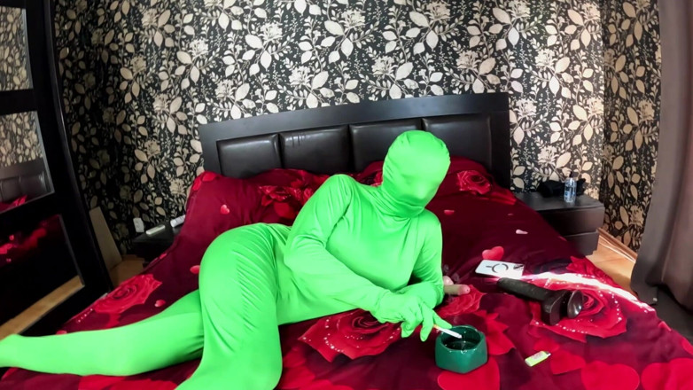 MilfyCalla: Đầy đủ Zentai encasement đồ chơi chơi. Bbc dildo trêu chọc, tát âm...