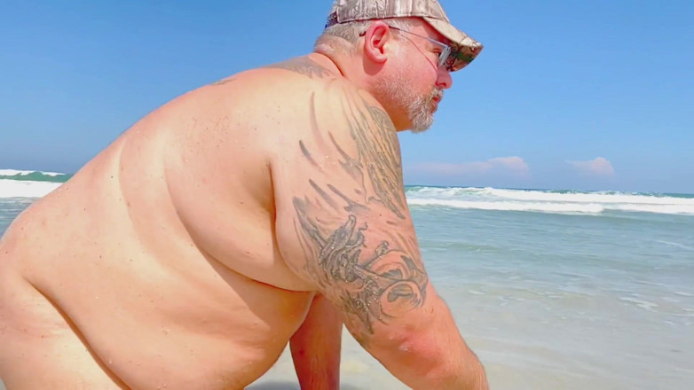 Hand-Free-Daddy-Chub: Pensionierter fußballtrainer zieht sich in key west Florida aus