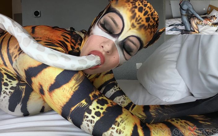 Nylon Xtreme: POV, Nora Fox Cheetah se fait baiser par le léopard...