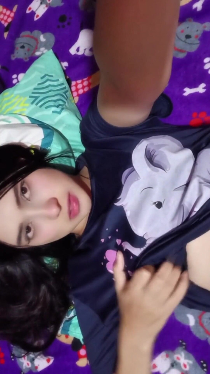 Yulieth Gomez: 一緒にお風呂に入ってみませんか?