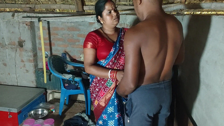 Raju Raju: De zwager neukte de buurvrouw Bhabhi nadat ze haar naakt...