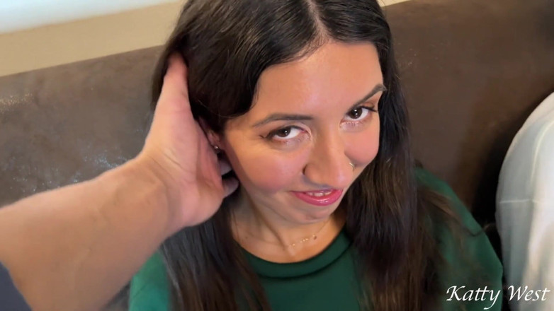 Katty West: Recogemos dos bellezas con un amigo y las follamos duro. 2...