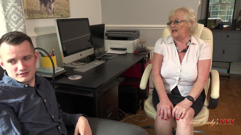Aunt Judy's XXX: CiociaJudysXXX - Busty 66yo GILF Nauczyciel pani Claire pieprzy swojego ucznia