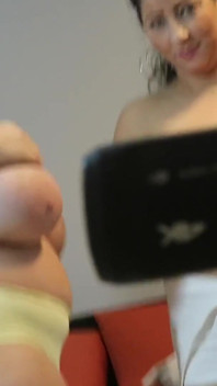 Dicke titten, MILfs hinter video machen sauen