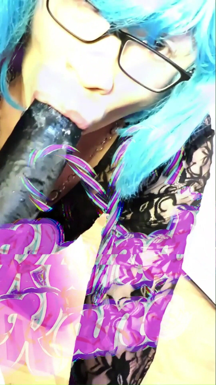 kandiKane: Seksowna maminsynek dziwka bawi się swoją ciasną małą dupą