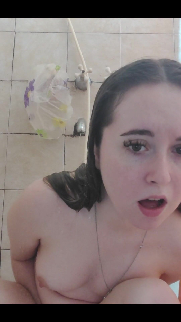 RavenHearth666VIP: Squirta sotto la doccia